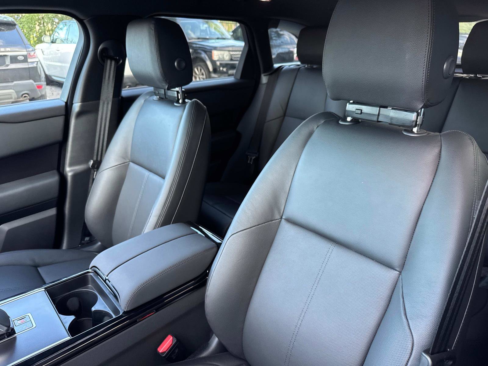 New 2026 Land Rover Range Rover Velar Dynamic SE image 22