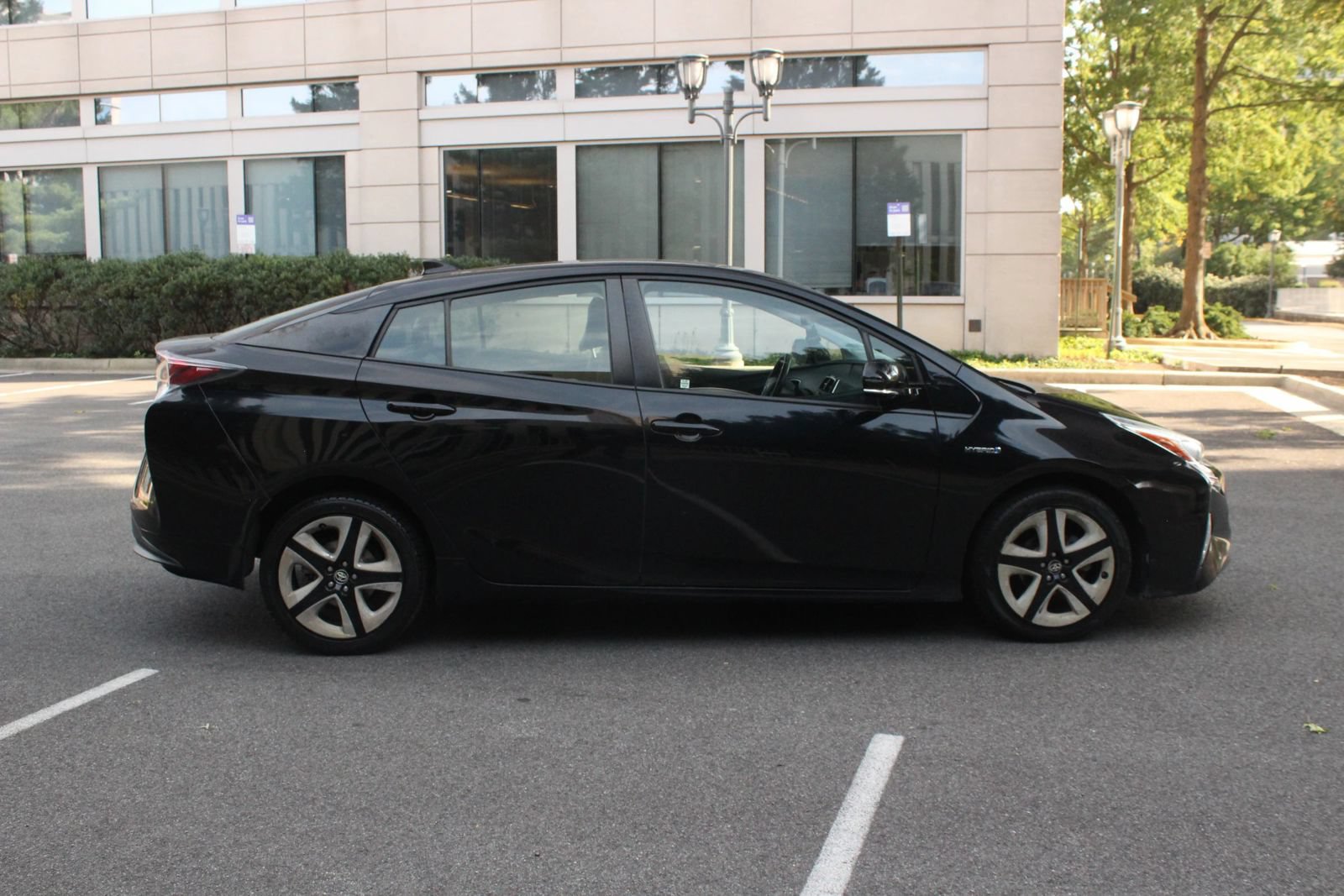 Used 2016 Toyota Prius Four Touring FWD image 6