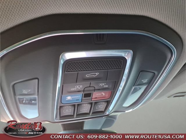 Used 2023 Jeep Grand Cherokee Limited AWD/4WD image 39