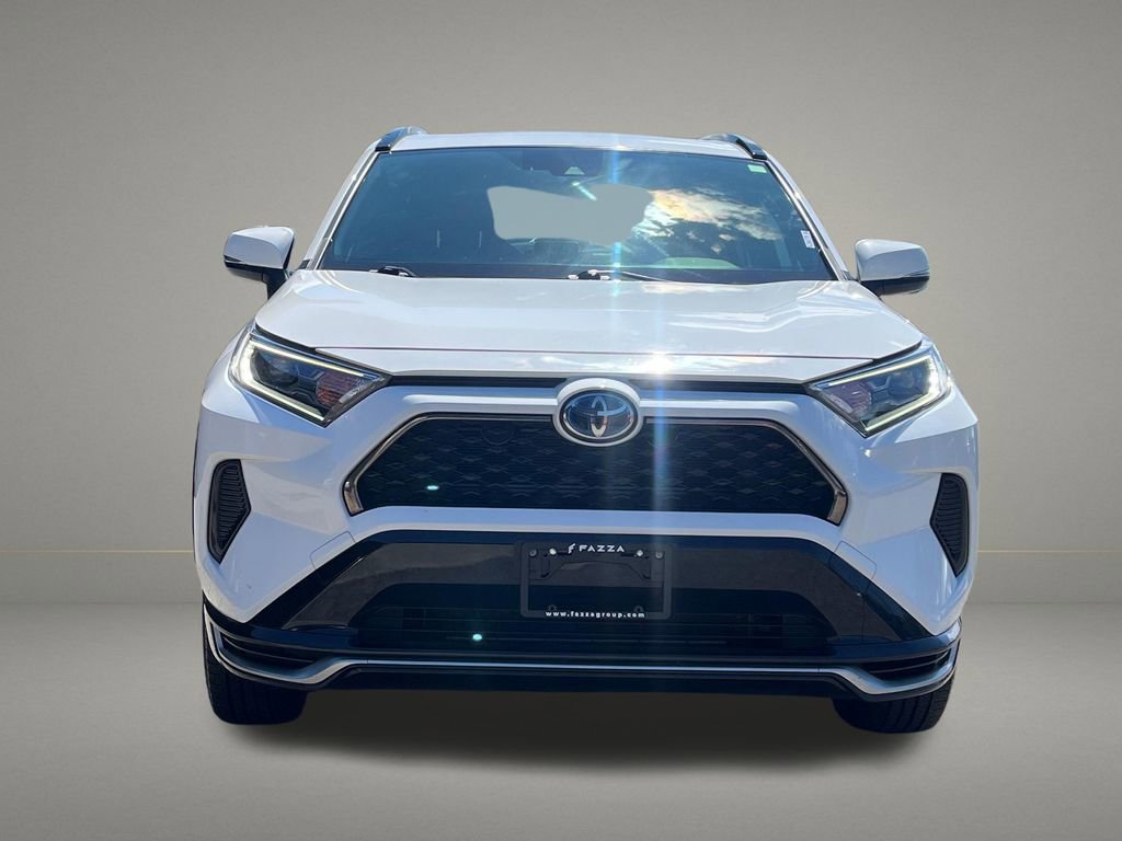 Used 2021 Toyota RAV4 SE w/ Weather & Moonroof Package AWD/4WD image 9