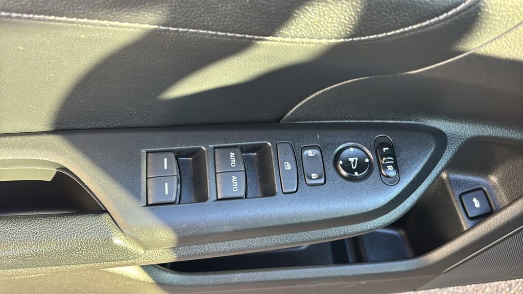Used 2017 Honda Civic EX-L image 11