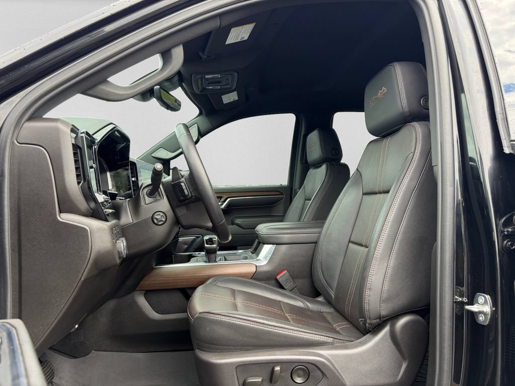 Used 2024 Chevrolet Silverado 1500 High Country w/ Midnight Edition AWD/4WD image 15