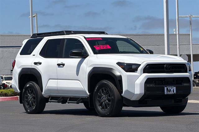Used 2025 Toyota 4Runner SR5 AWD/4WD image 2