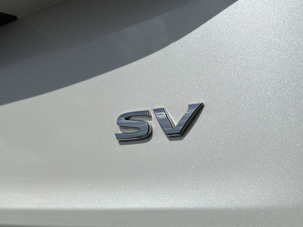 Used 2023 Nissan Rogue SV FWD image 16
