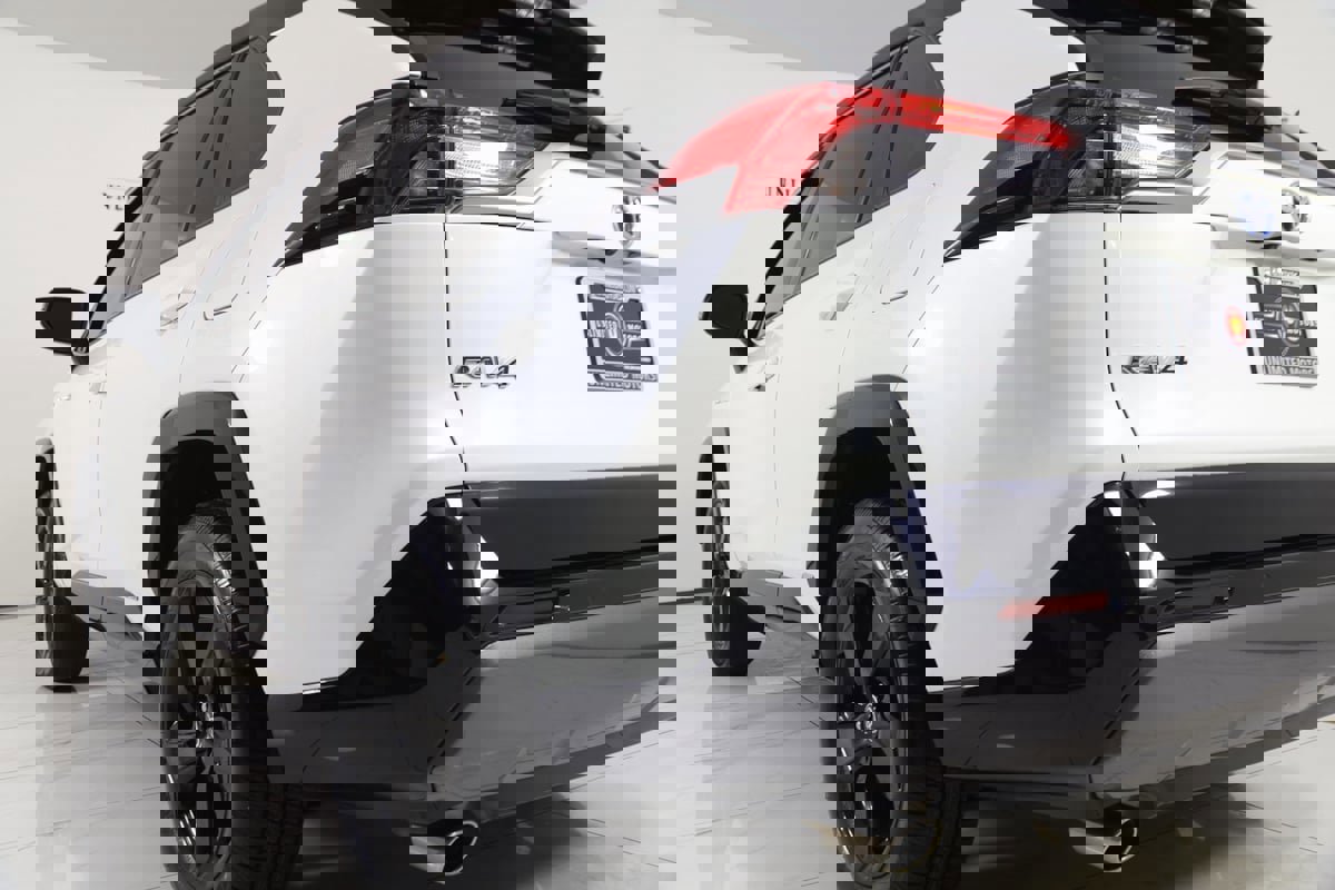 Used 2021 Toyota RAV4 XSE image 27