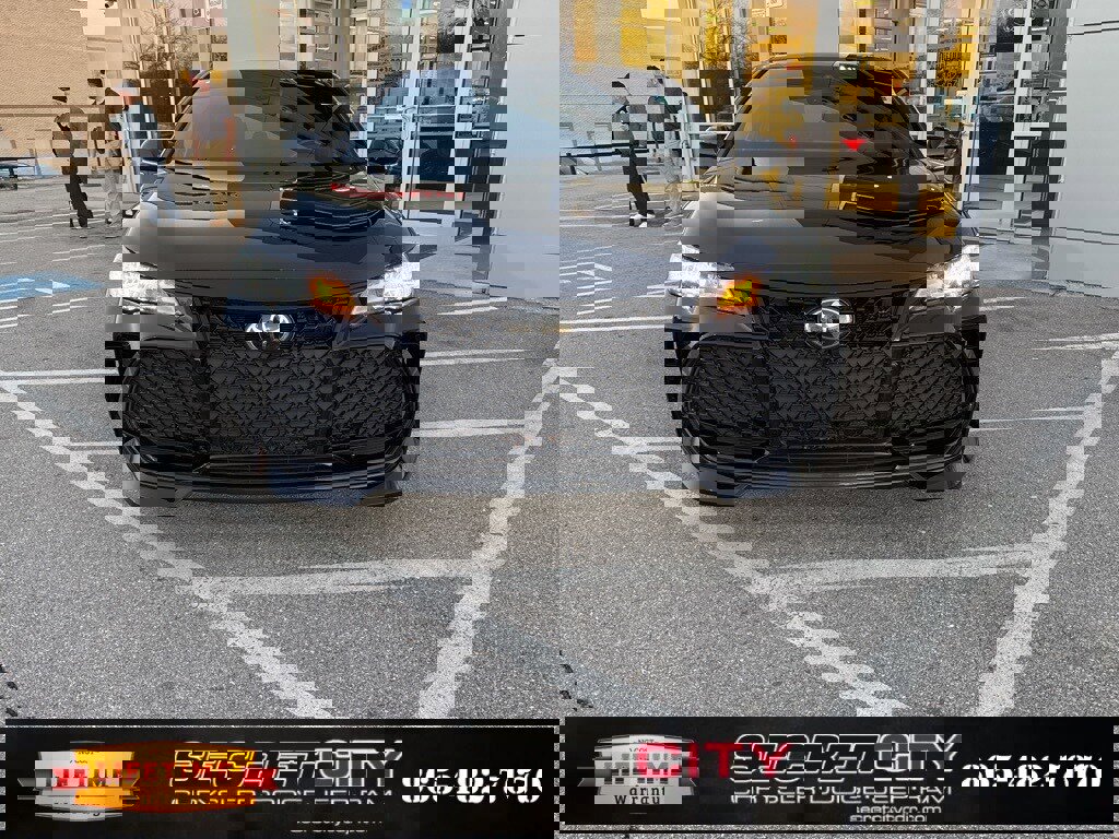 Used 2021 Toyota Avalon TRD image 2