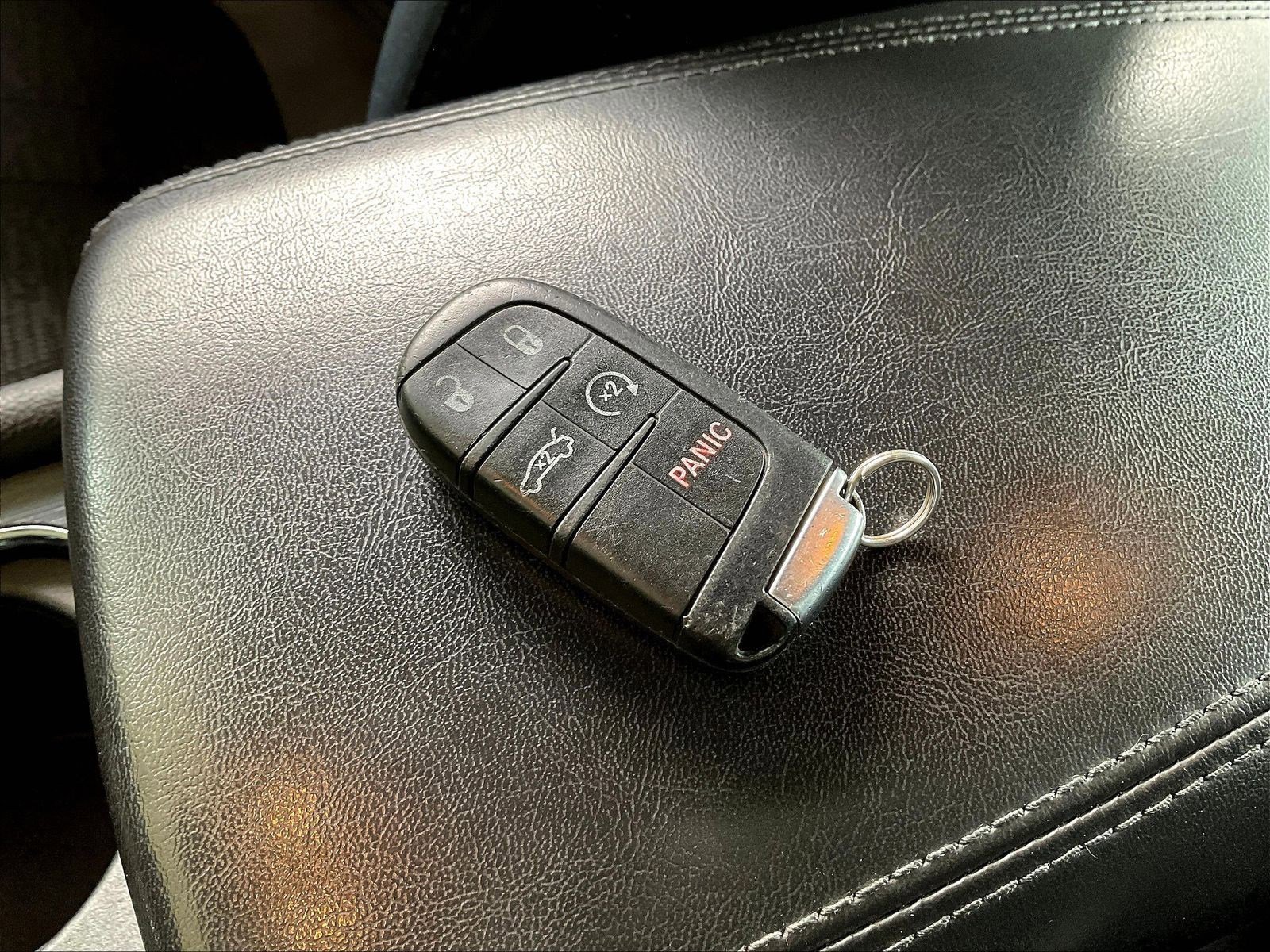Used 2015 Chrysler 200 S w/ Comfort Group FWD image 32