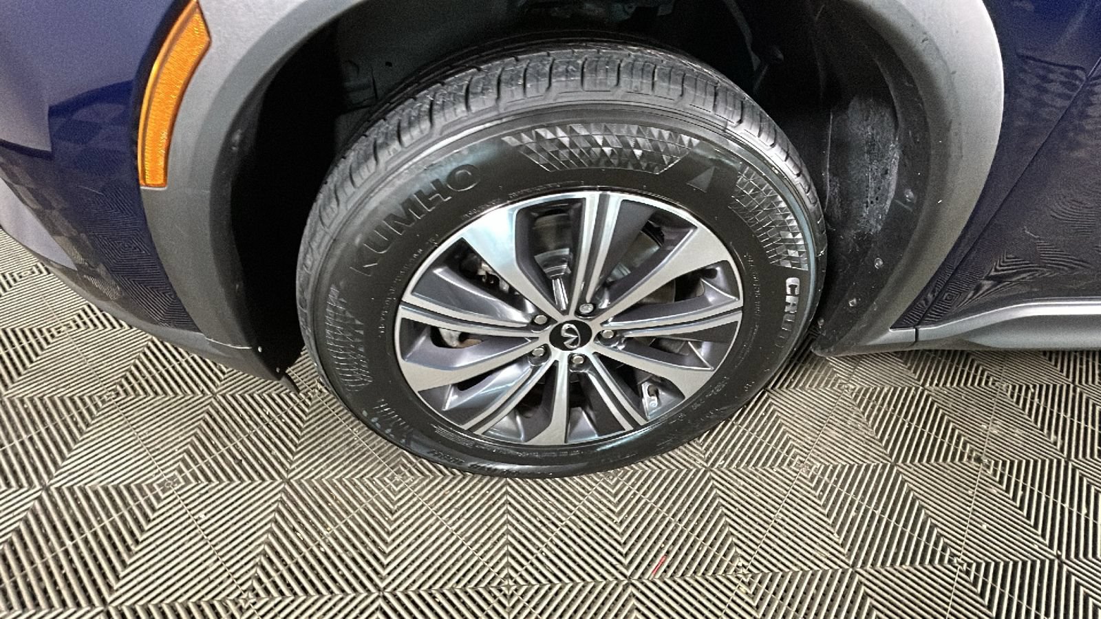Used 2023 INFINITI QX60 Pure AWD/4WD image 9
