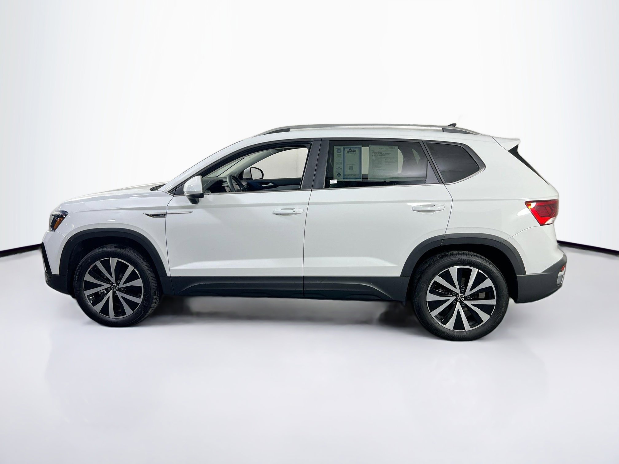 Used 2022 Volkswagen Taos SE AWD/4WD image 8