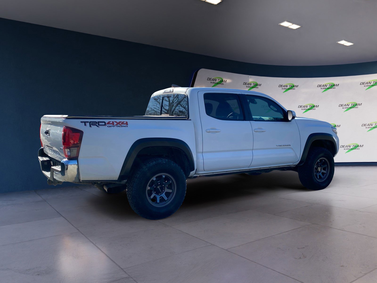 Used 2019 Toyota Tacoma TRD Off-Road image 6