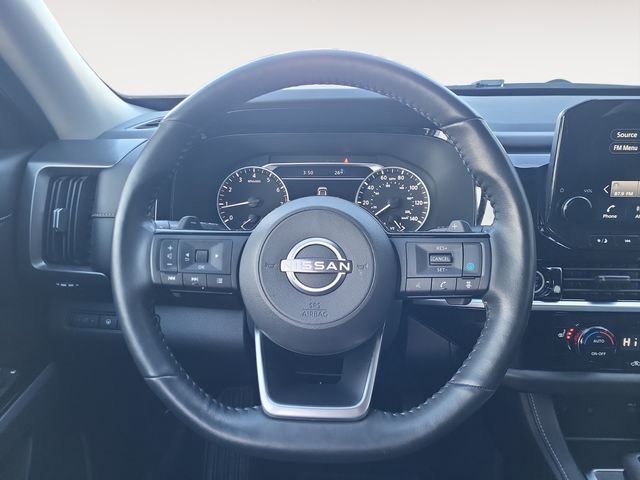 Used 2023 Nissan Pathfinder SL w/ Lighting Package (N92) image 17