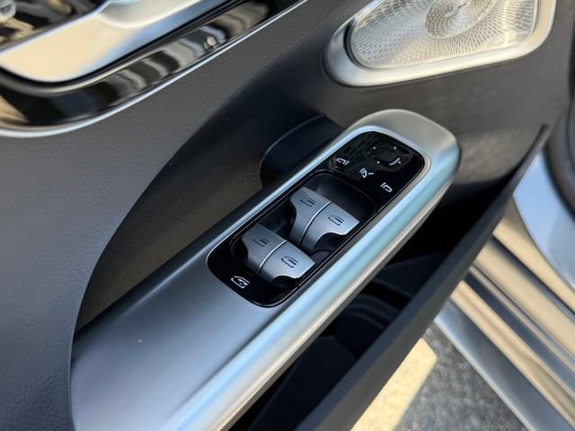 Used 2025 Mercedes-Benz C 300 Sedan image 18