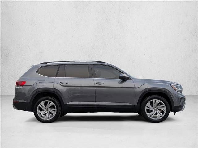Used 2022 Volkswagen Atlas SE w/ Panoramic Sunroof Package FWD image 4