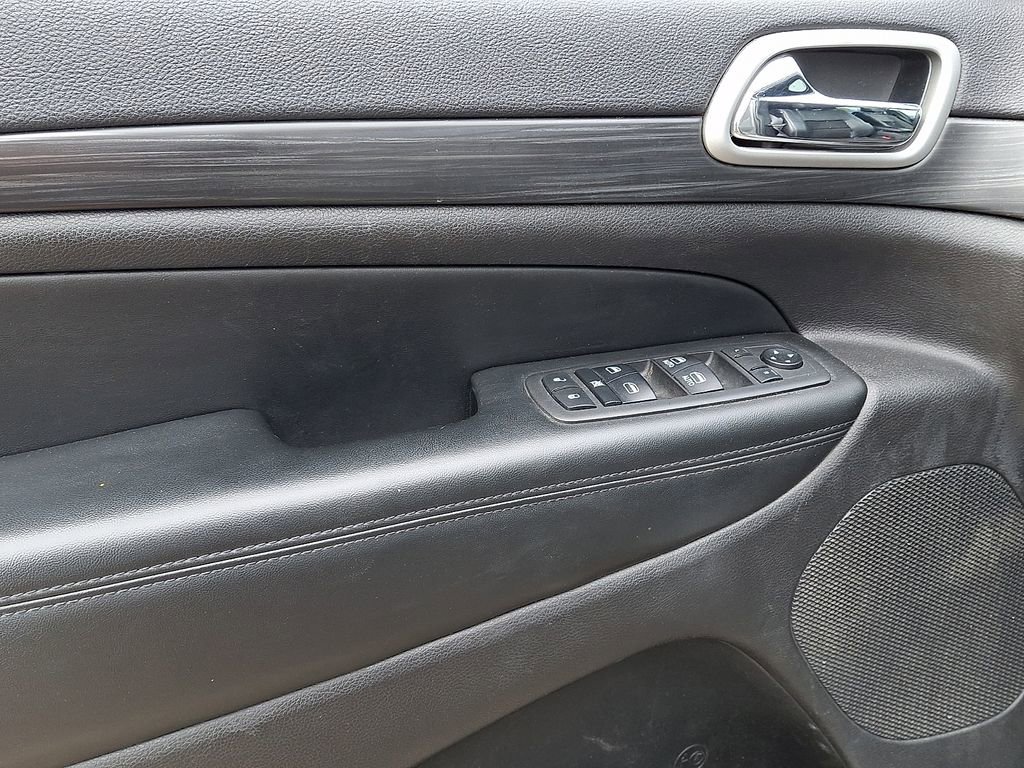 Used 2019 Jeep Grand Cherokee Altitude image 12