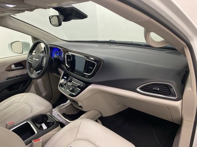 Used 2018 Chrysler Pacifica Touring-L Plus w/ Advanced Safetytec Group image 24