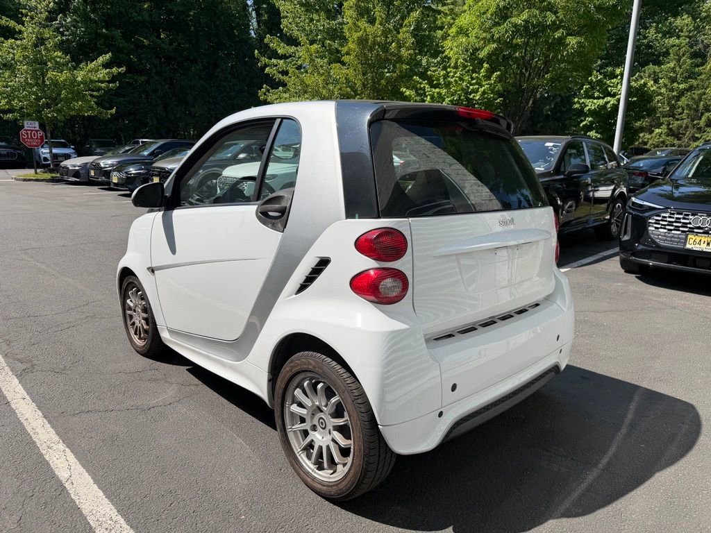 Used 2013 smart fortwo passion RWD image 6