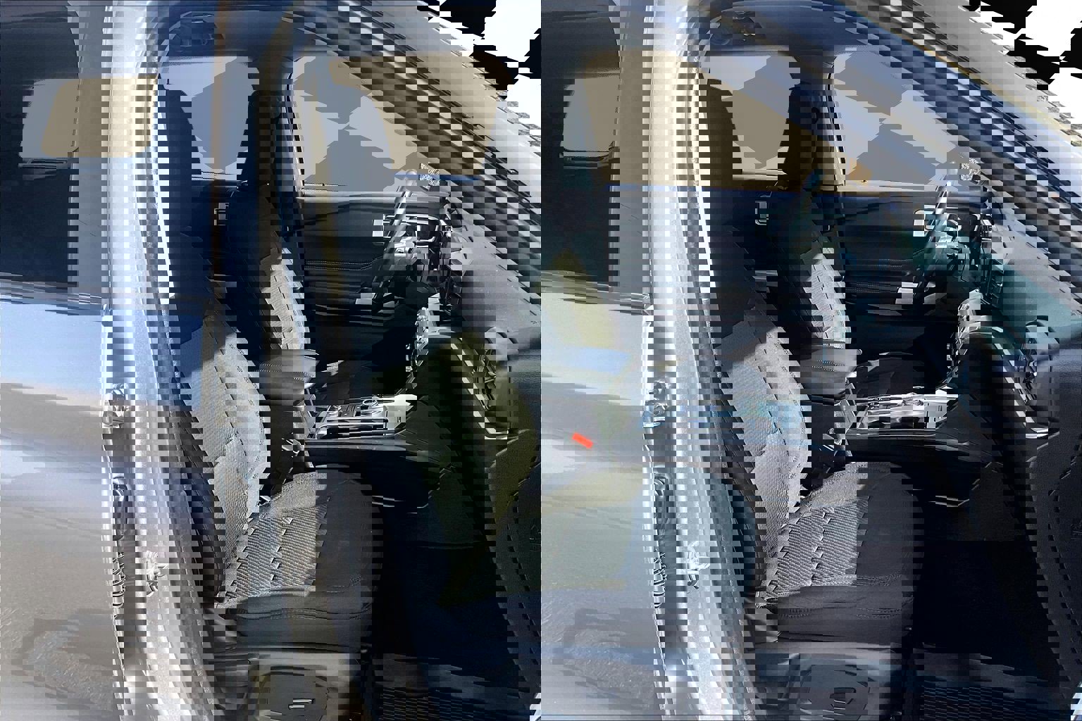 Used 2022 Ford Explorer XLT w/ Class IV Trailer Tow Package image 7