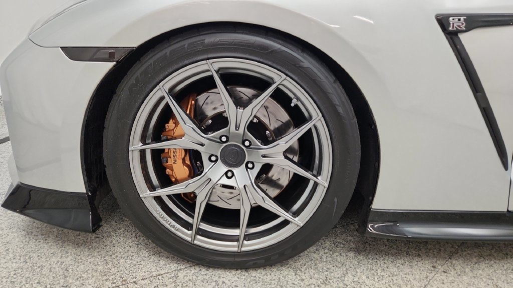 Used 2020 Nissan GT-R Premium AWD/4WD image 17
