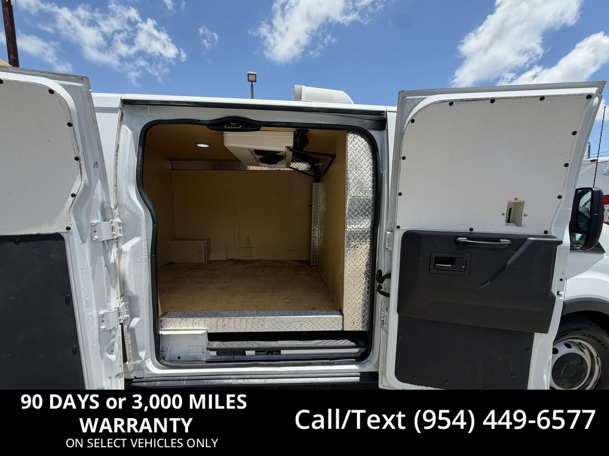 Used 2018 Ford Transit 150 130 Low Roof RWD image 1