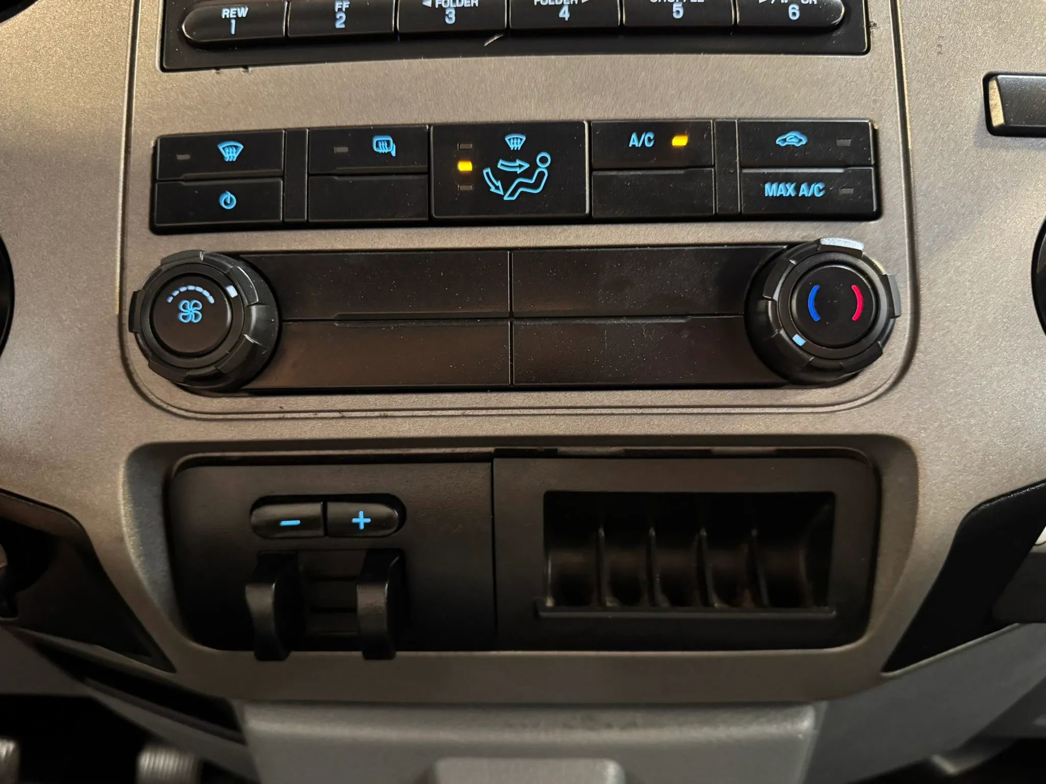 Used 2015 Ford F250 XLT w/ Camper Package AWD/4WD image 17