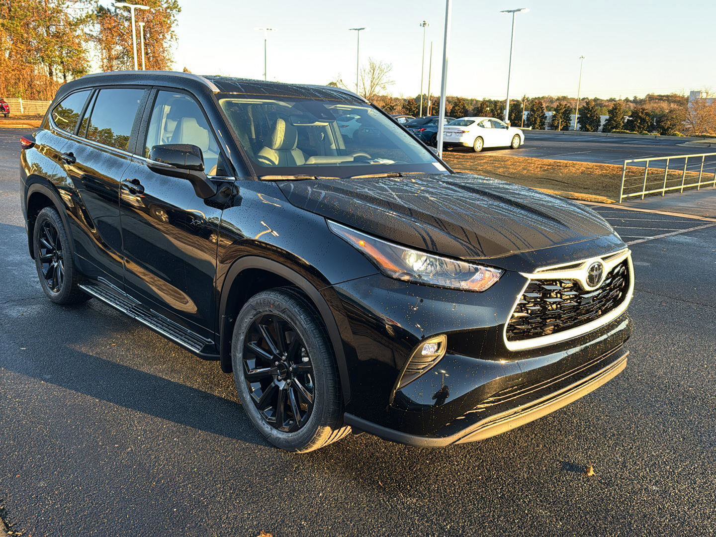 New 2026 Toyota Highlander XLE image 6