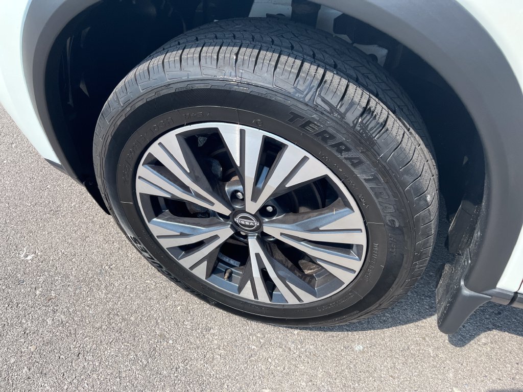 Certified 2023 Nissan Rogue SV w/ SV Premium B Package AWD/4WD image 9