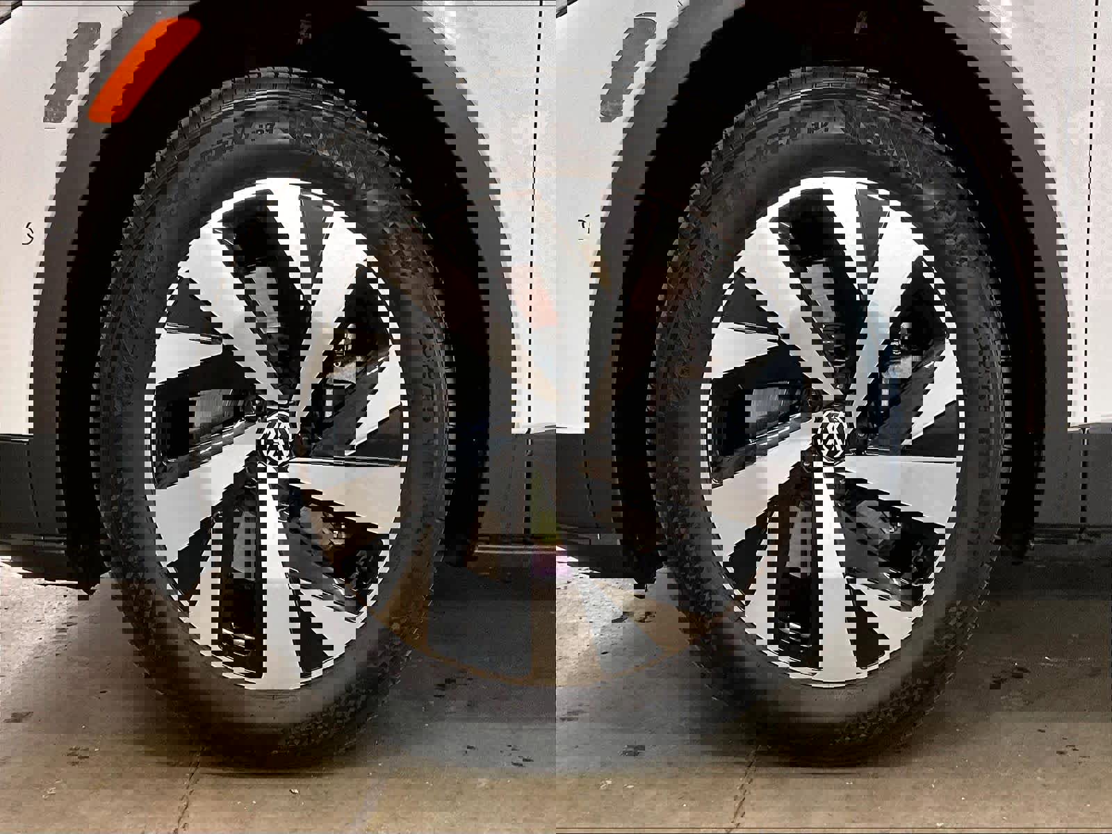 Used 2023 Volkswagen ID.4 Pro image 11