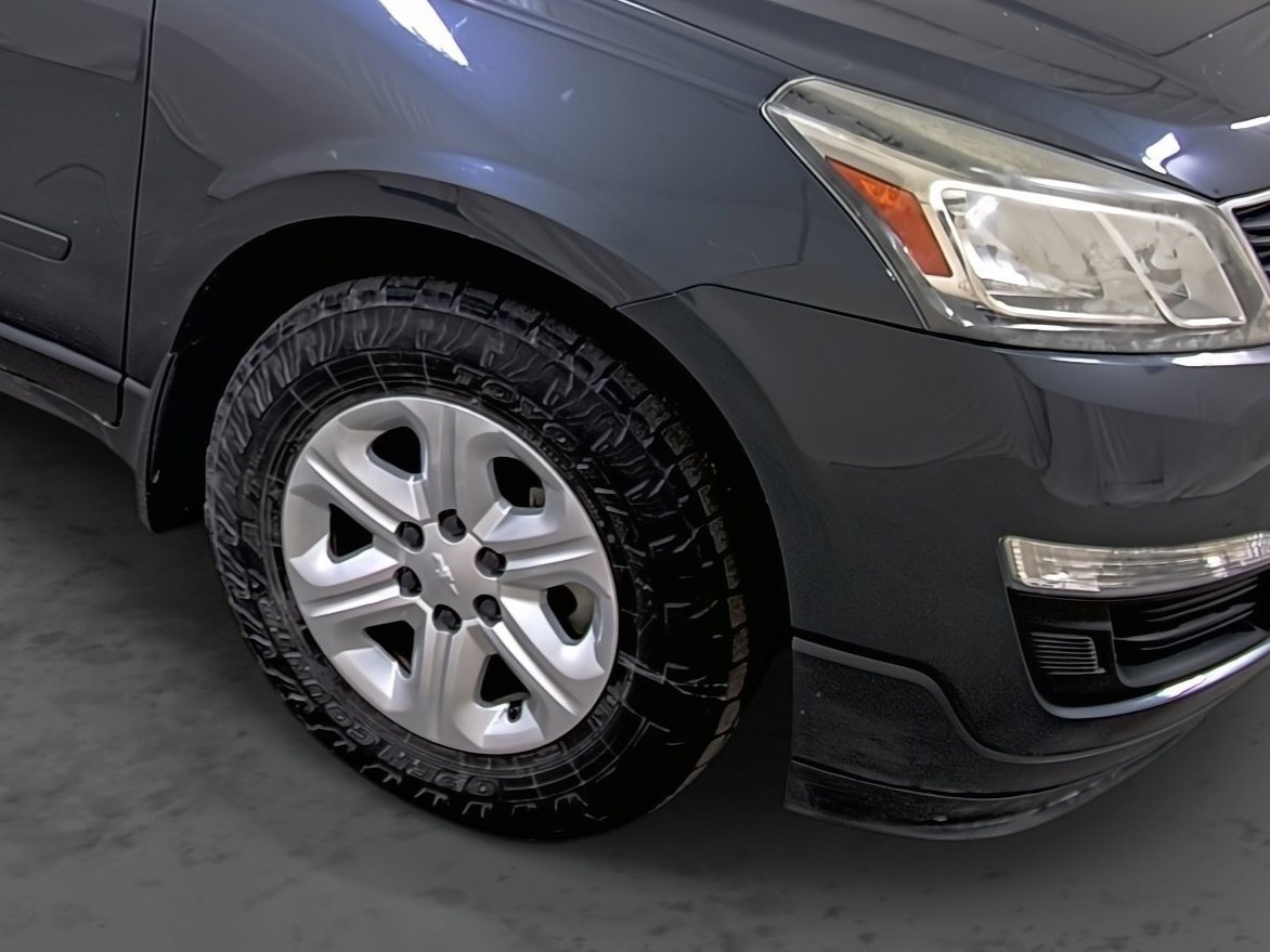 Used 2014 Chevrolet Traverse LS FWD image 14