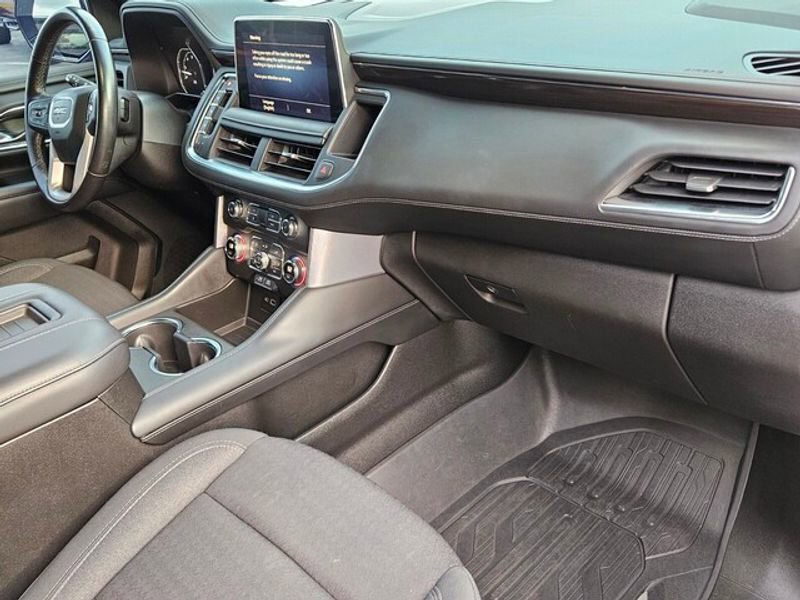 Used 2021 GMC Yukon SLE image 16