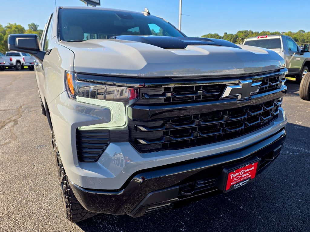 Used 2024 Chevrolet Silverado 1500 LT Trail Boss w/ Convenience Package II AWD/4WD image 12