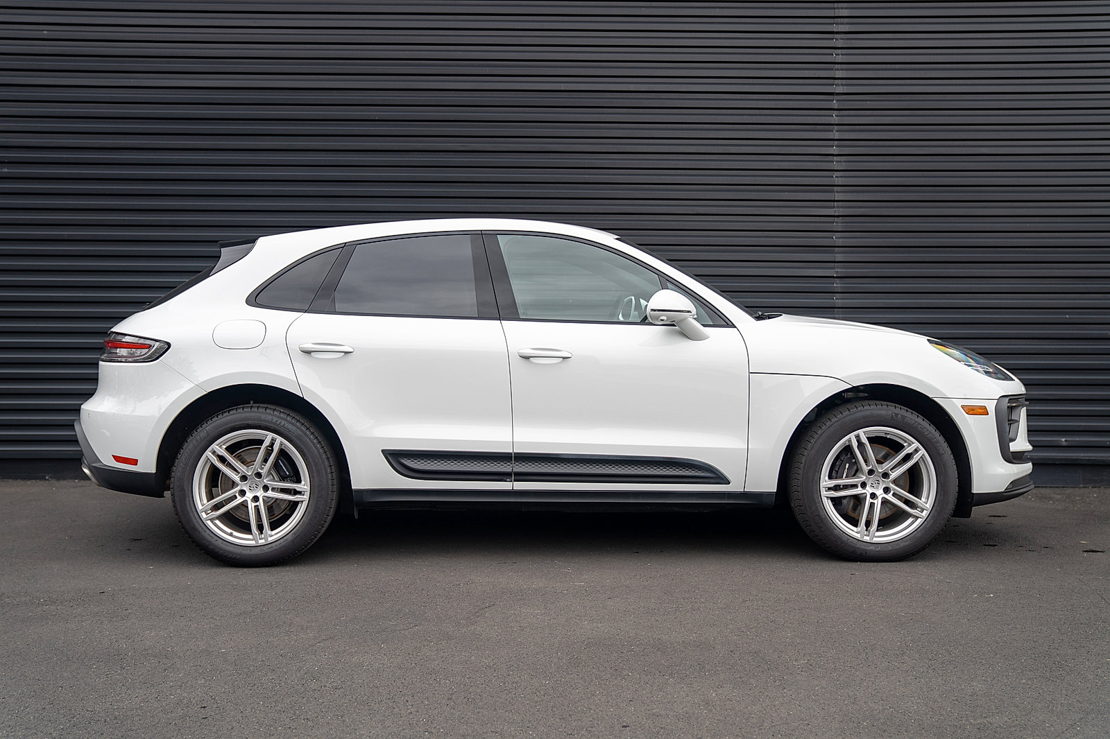 Certified 2026 Porsche Macan AWD/4WD image 28