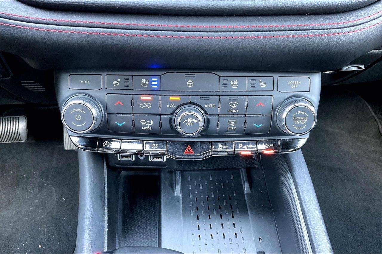 Certified 2025 Dodge Durango GT AWD/4WD image 19