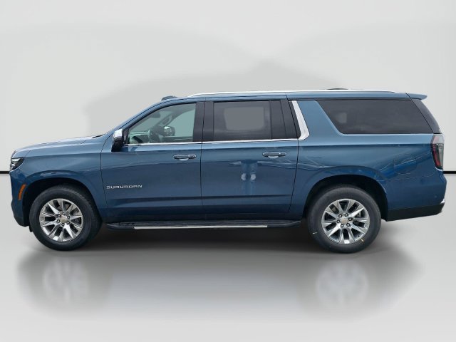 Used 2025 Chevrolet Suburban Premier AWD/4WD image 2