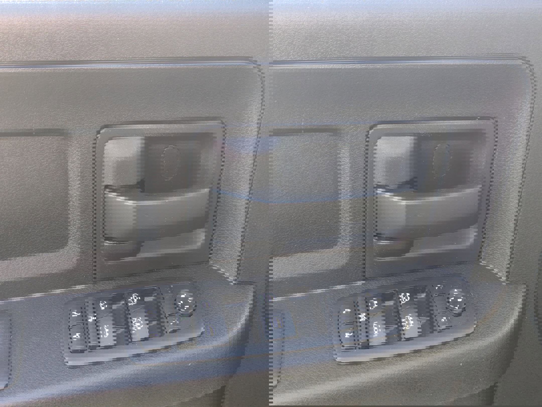 Used 2017 RAM 1500 Express image 12