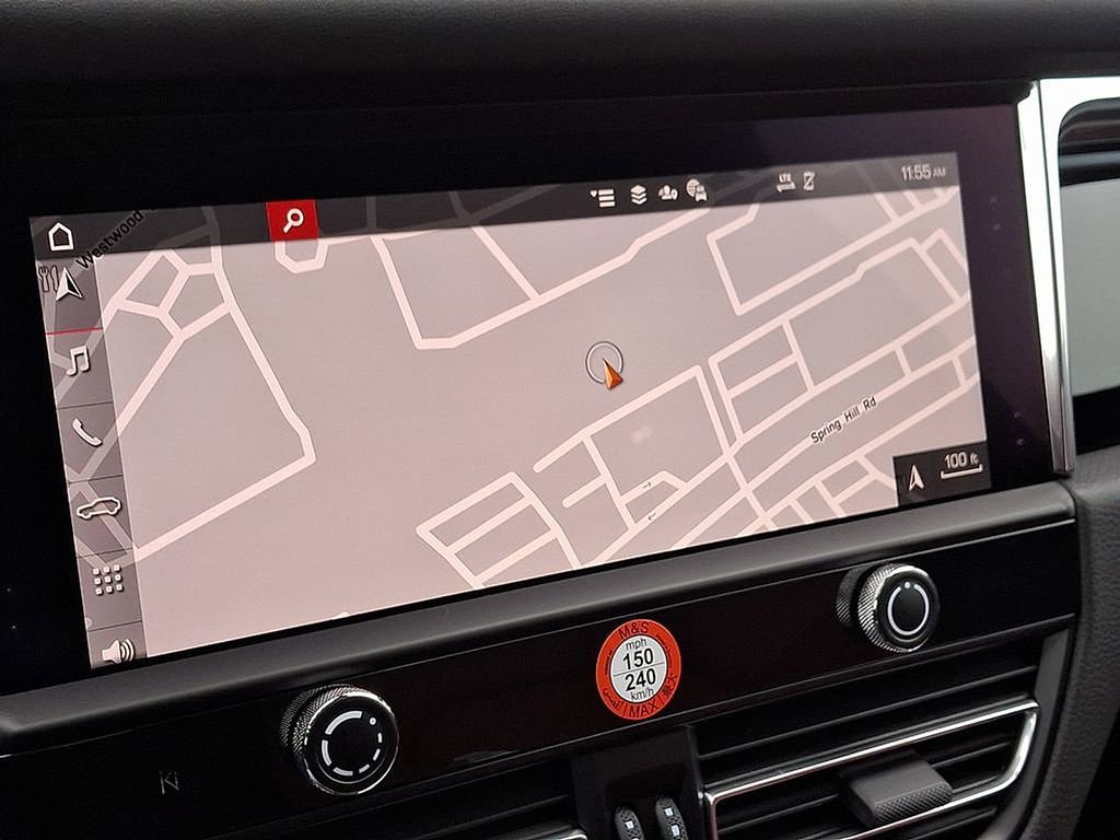 Used 2025 Porsche Macan image 19