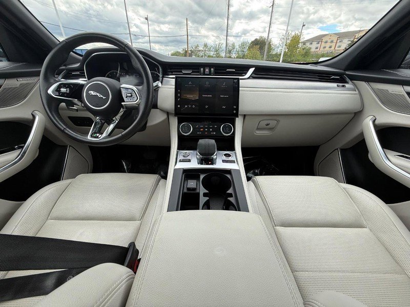 Used 2023 Jaguar F-PACE R-Dynamic S AWD/4WD image 17