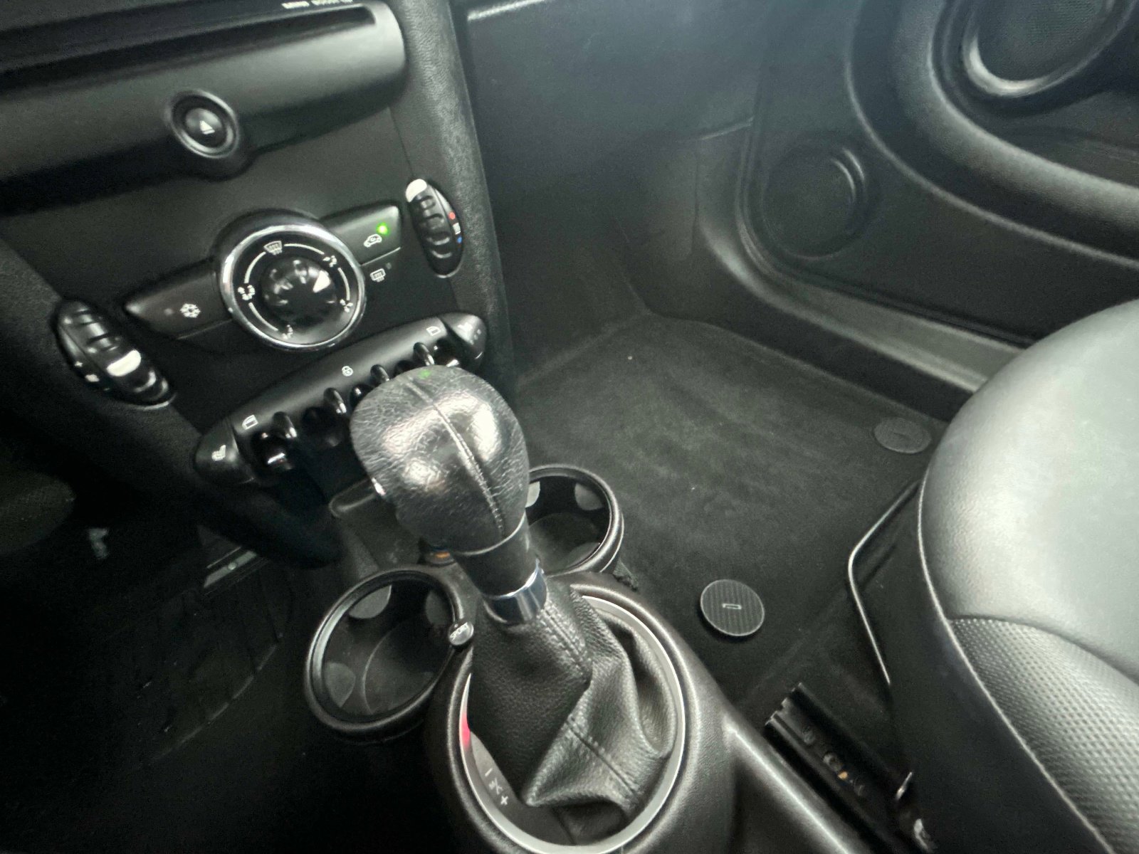 Used 2012 MINI Cooper Hardtop image 25