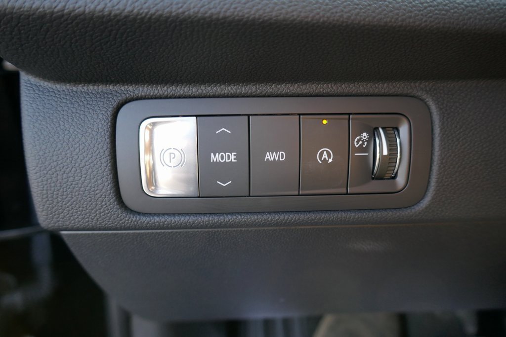 Certified 2025 Chevrolet Traverse RS image 29