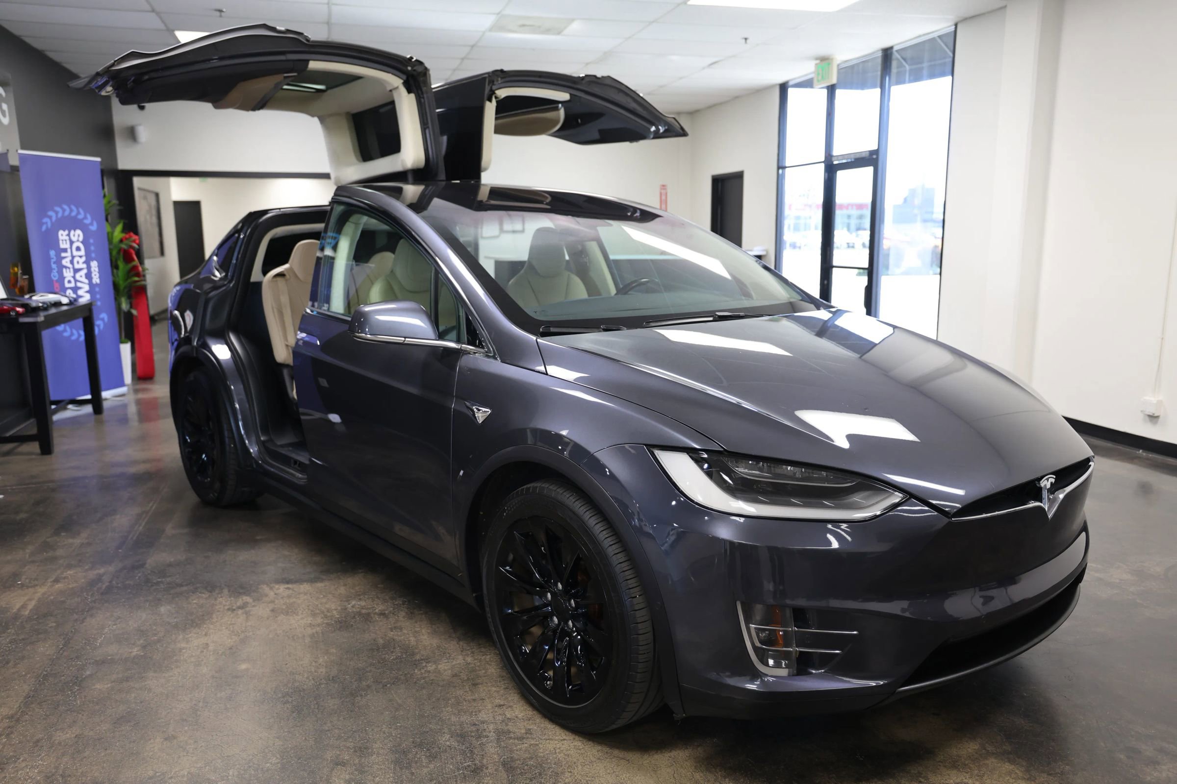 Used 2017 Tesla Model X 100D image 12