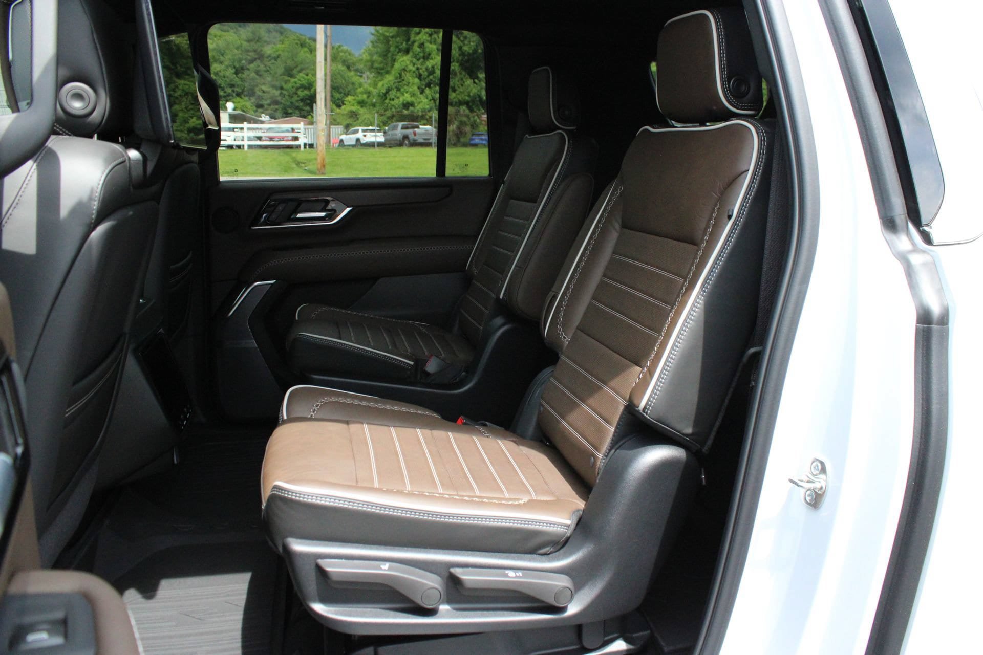 New 2026 GMC Yukon XL Denali Ultimate w/ LPO, Floor Liner Package AWD/4WD image 20
