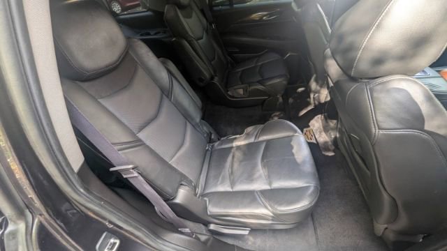 Used 2015 Cadillac Escalade Luxury image 20