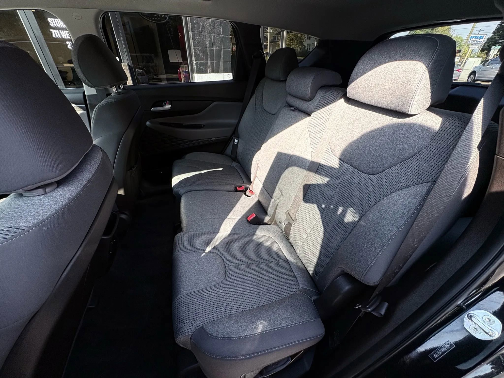 Used 2019 Hyundai Santa Fe SEL image 16