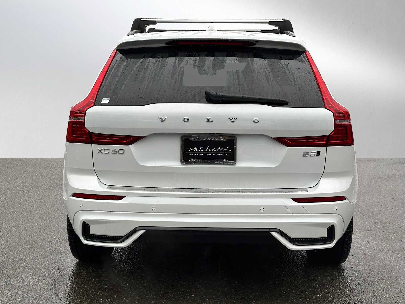 Used 2025 Volvo XC60 B5 Core w/ Protection Package Premier image 4