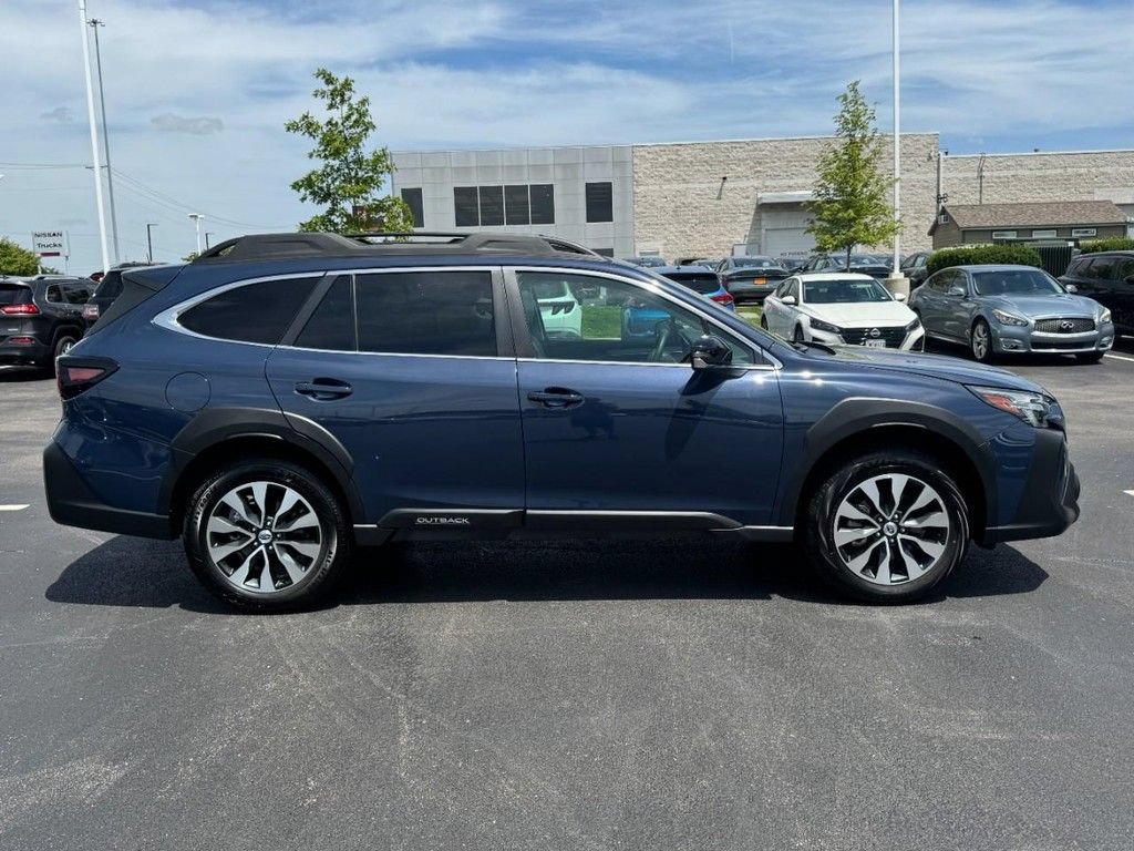 Used 2024 Subaru Outback Limited AWD/4WD image 2