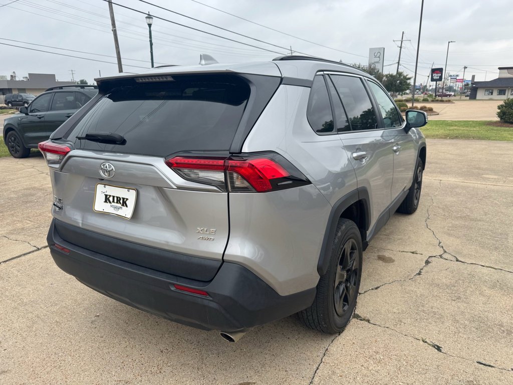 Used 2023 Toyota RAV4 XLE AWD/4WD image 5