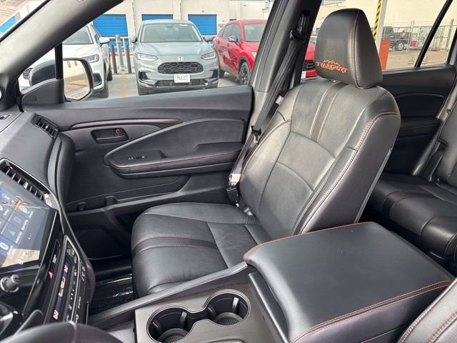 Certified 2025 Honda Passport TrailSport image 12