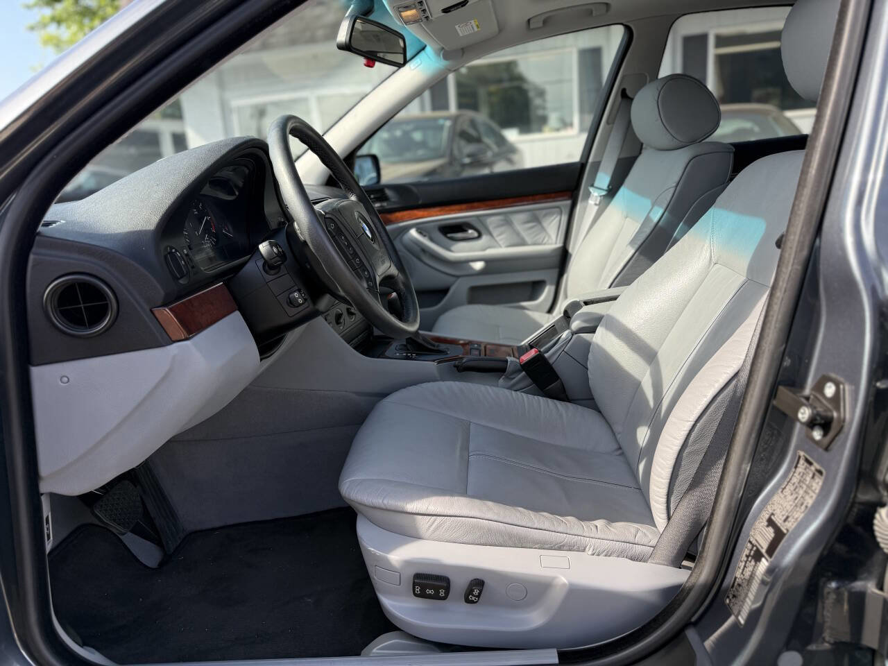 Used 2001 BMW 525i Sedan RWD image 13