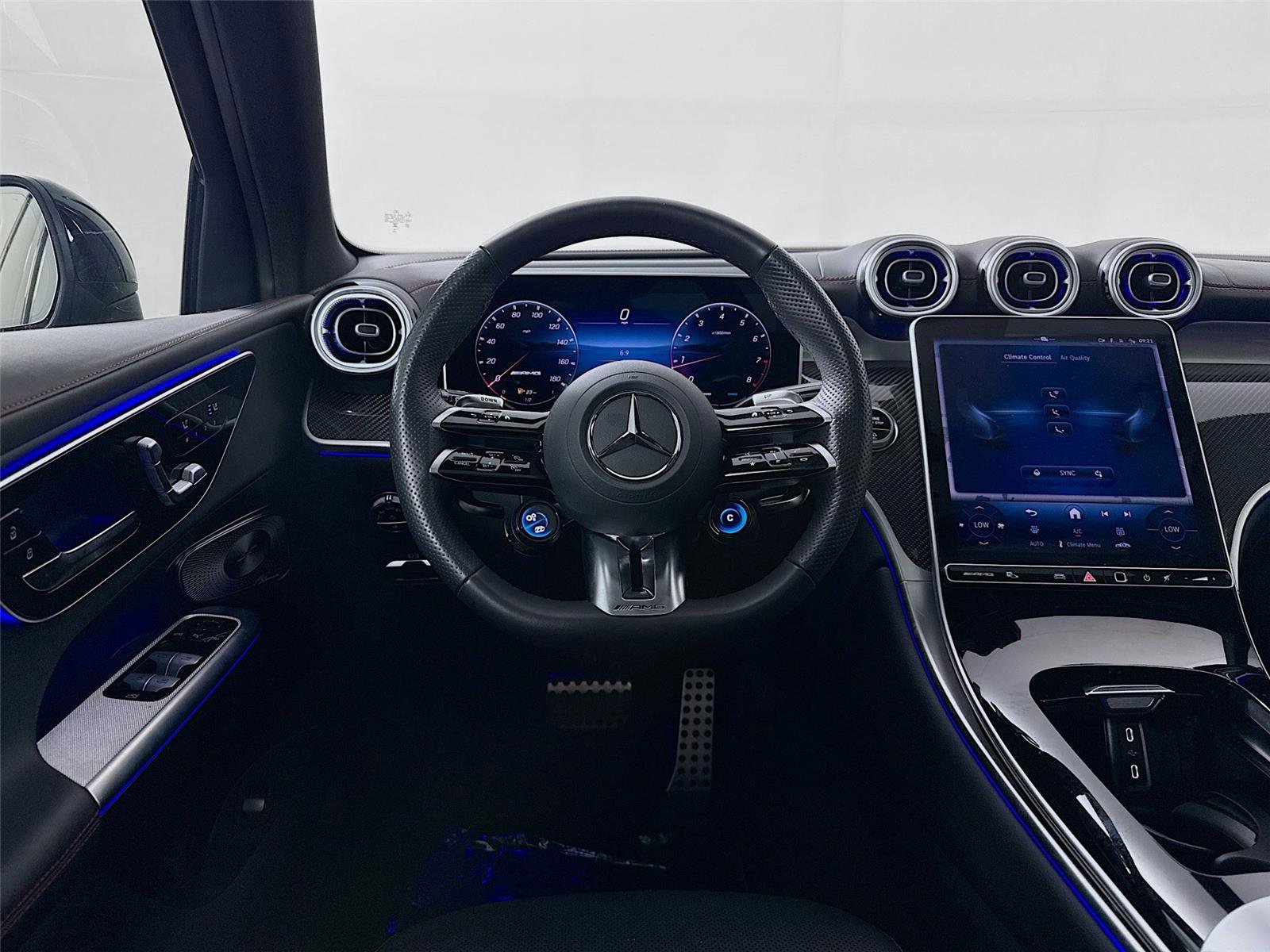 Used 2025 Mercedes-Benz GLC 43 AMG 4MATIC image 3