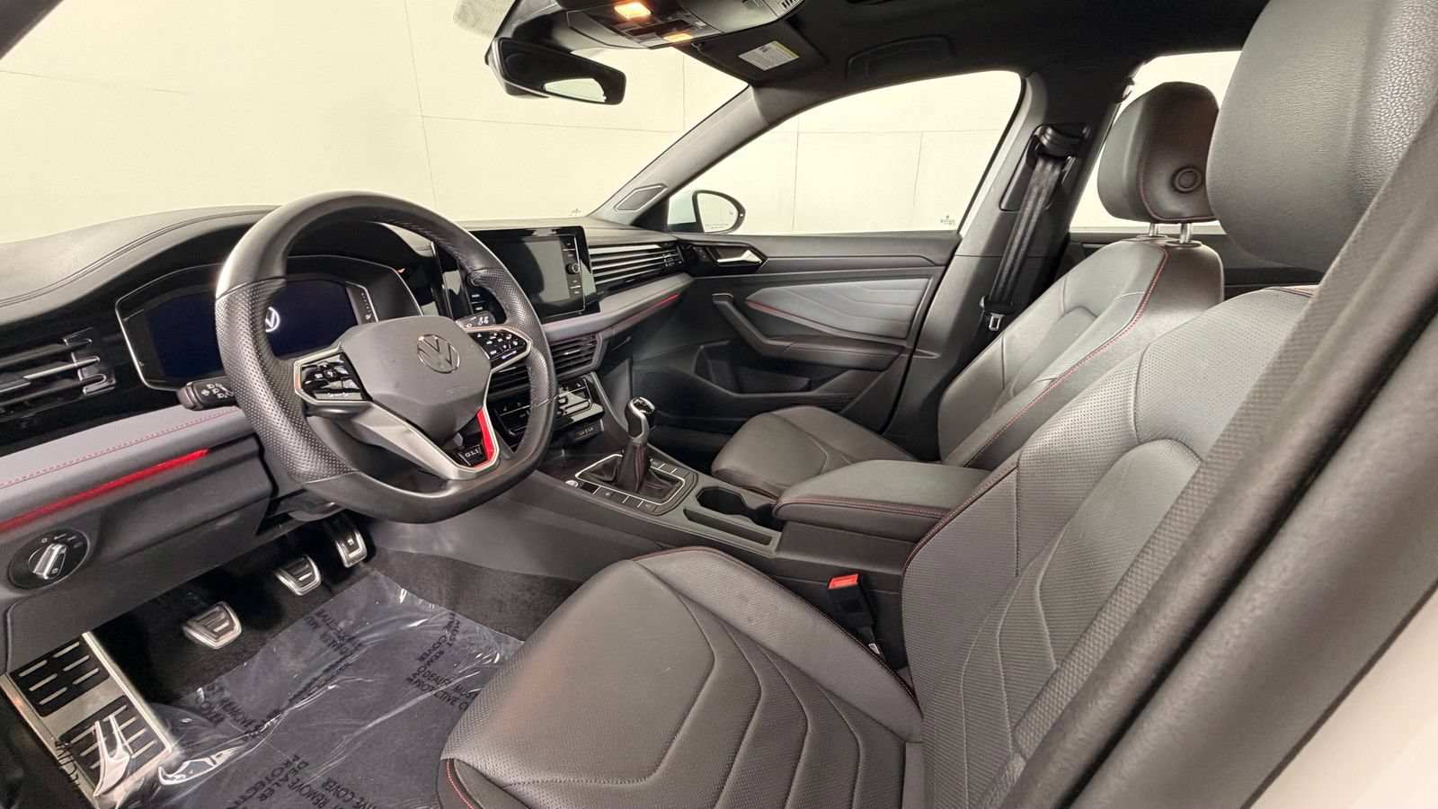 Used 2025 Volkswagen Jetta GLI Autobahn FWD image 11