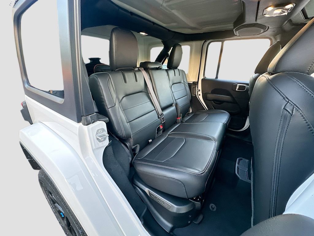 Used 2023 Jeep Wrangler Unlimited Sahara w/ Cold Weather Group image 27